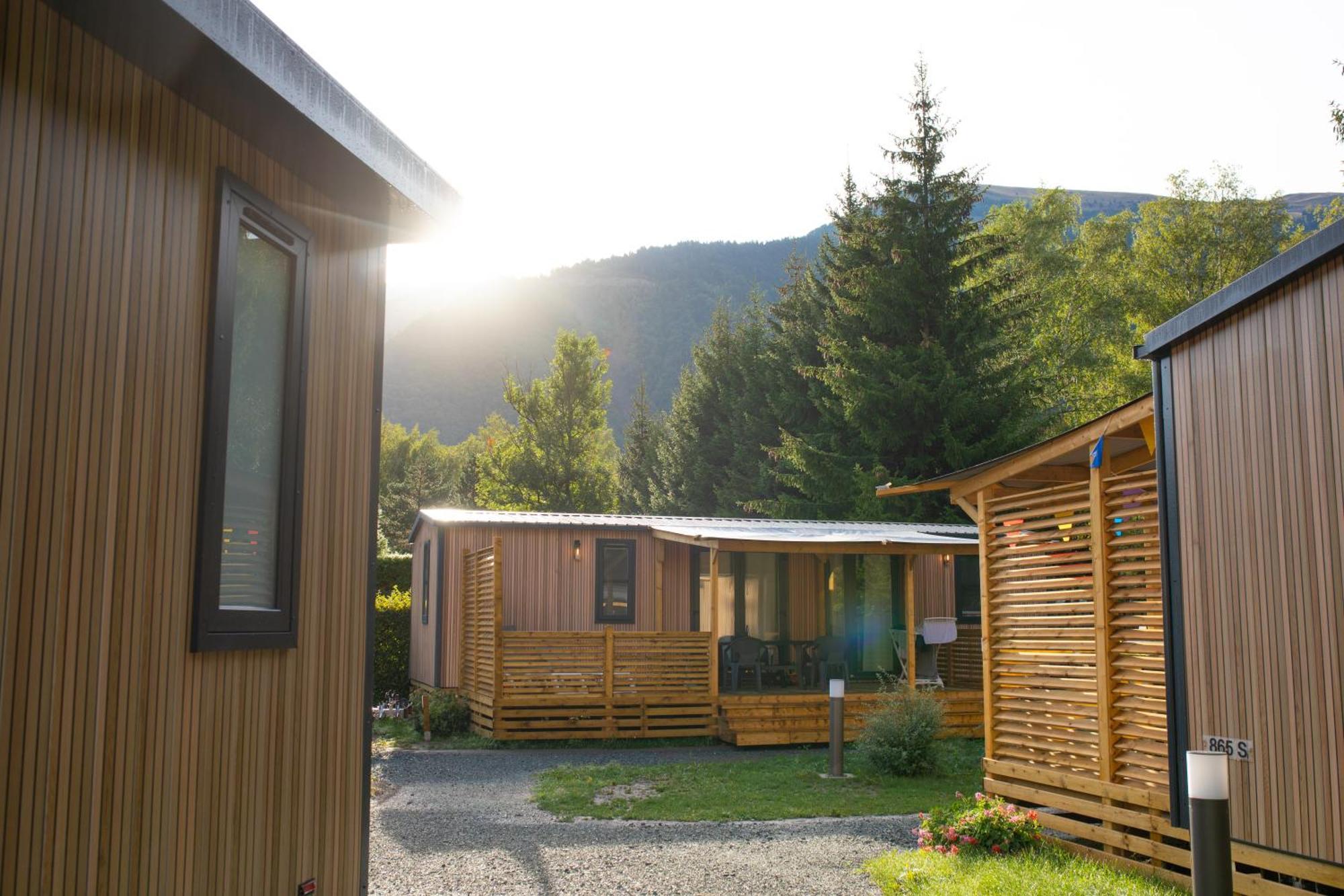 Camping Rcn Belledonne Le Bourg-dʼOisans المظهر الخارجي الصورة