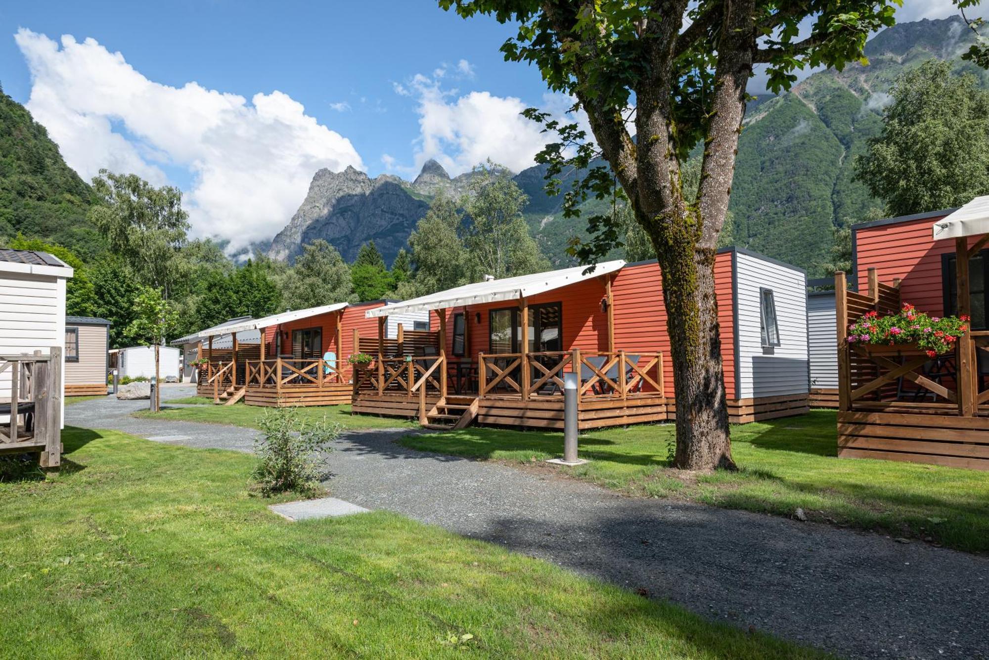 Camping Rcn Belledonne Le Bourg-dʼOisans المظهر الخارجي الصورة