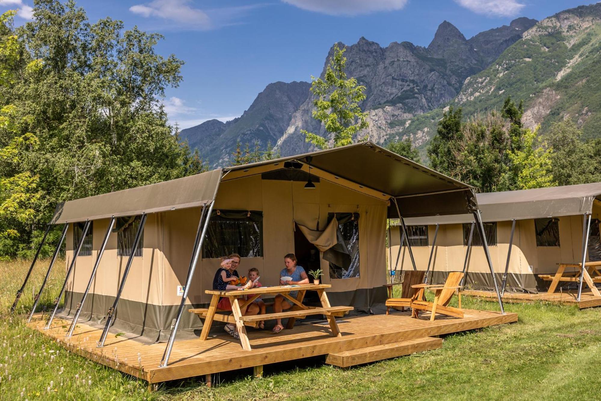 Camping Rcn Belledonne Le Bourg-dʼOisans المظهر الخارجي الصورة